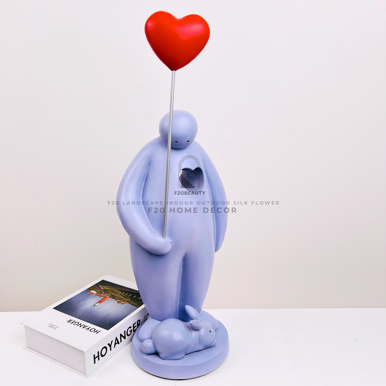 Tượng Bearbrick người cô đơn thả tim - Điểm nhấn ấn tượng