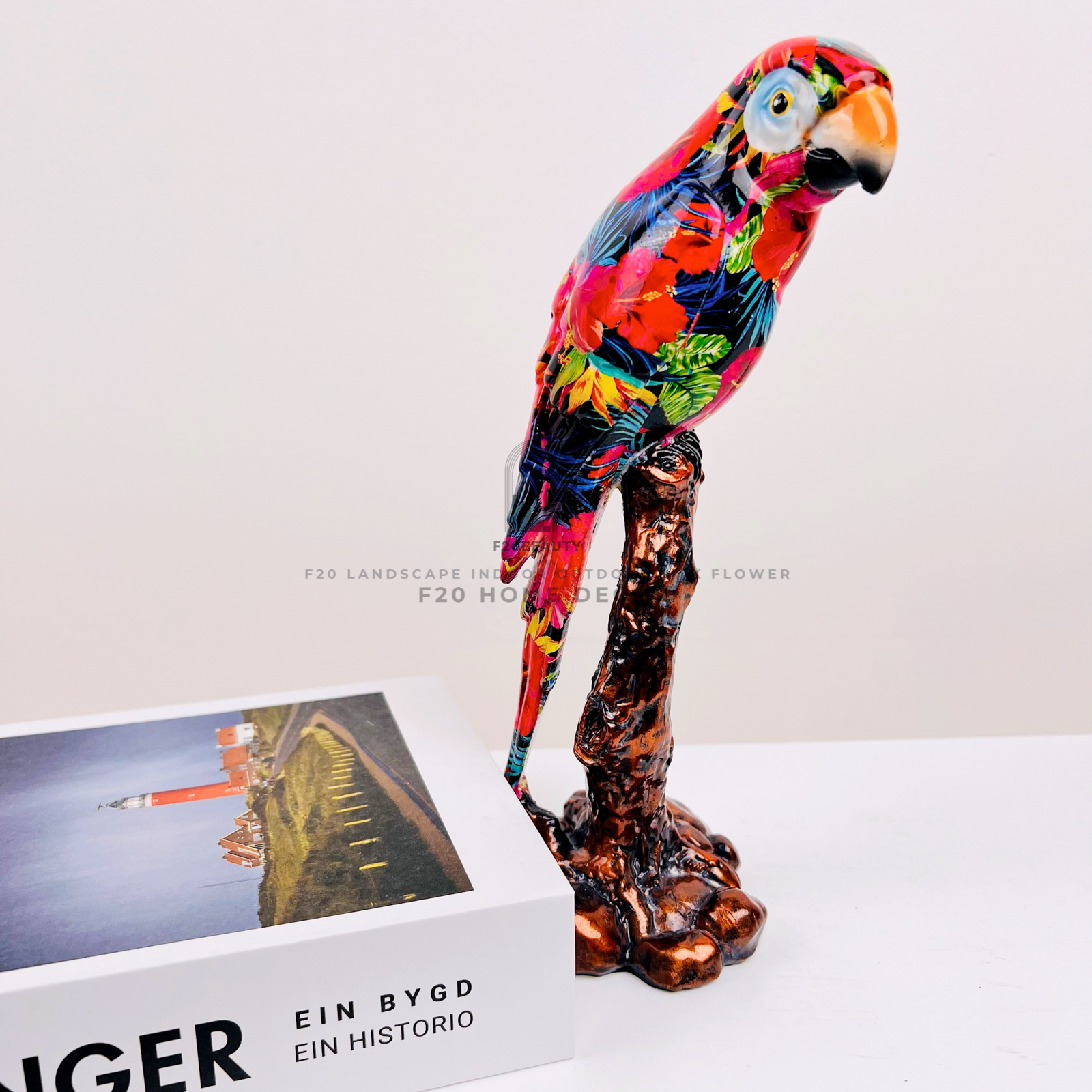 Tượng chim vẹt ngũ sắc thổi hồn vào không gian sống