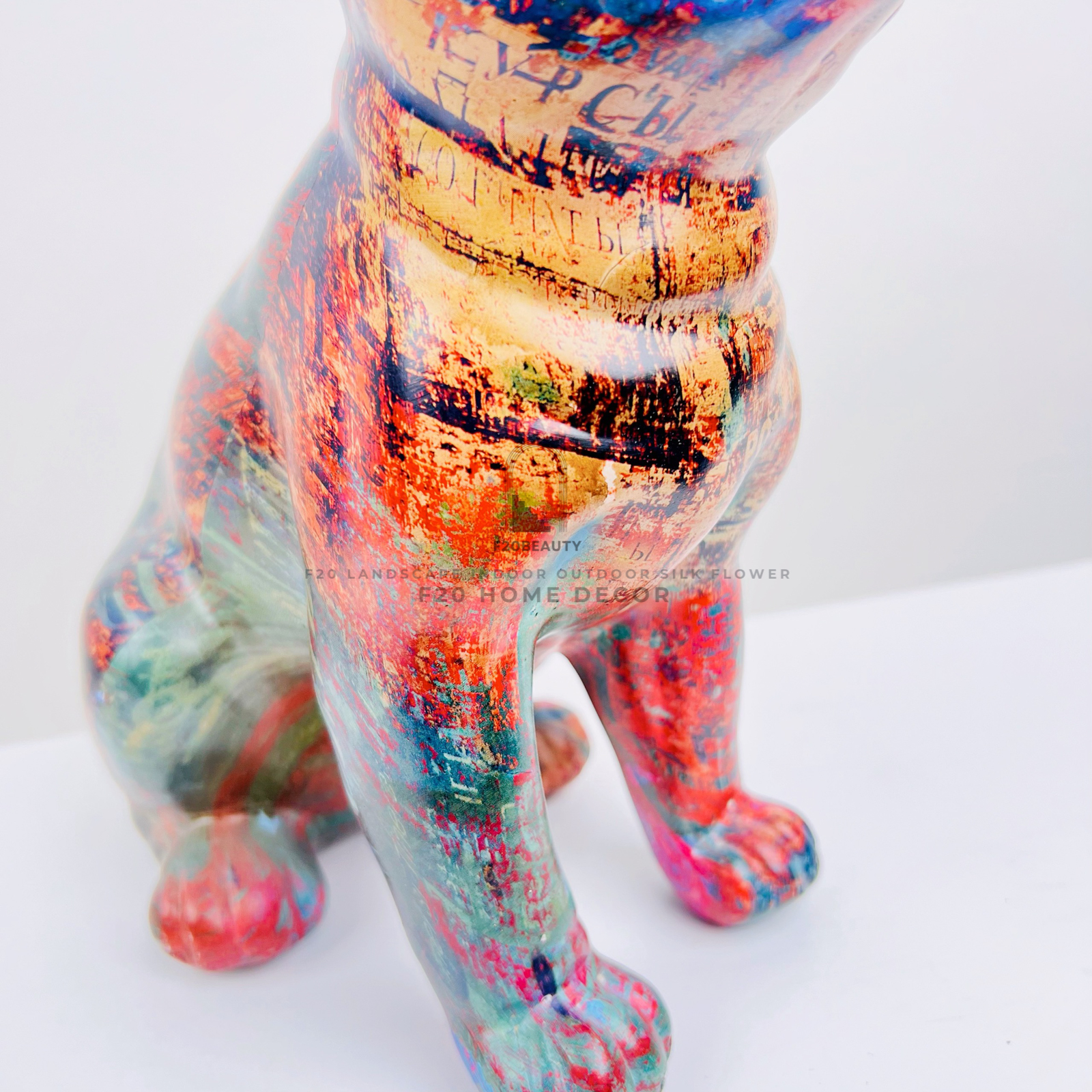 Tượng chó Pub nghe nhạc ngũ sắc - Sản phẩm thể hiện gu thẩm mỹ tinh tế