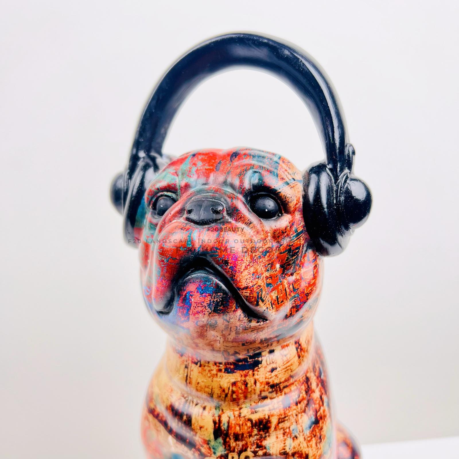 Tượng chó Pub nghe nhạc ngũ sắc - Thổi hồn vào không gian sống