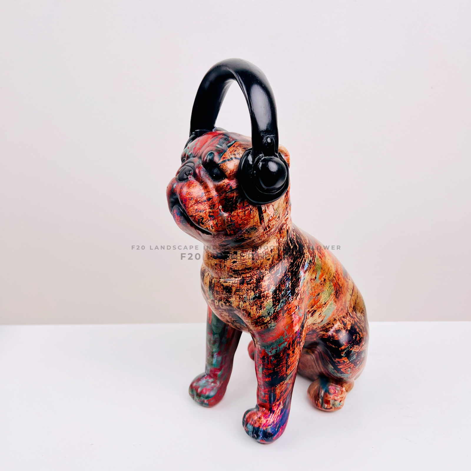 Tượng chó Pub nghe nhạc ngũ sắc - Tạo điểm nhấn khác biệt cho không gian