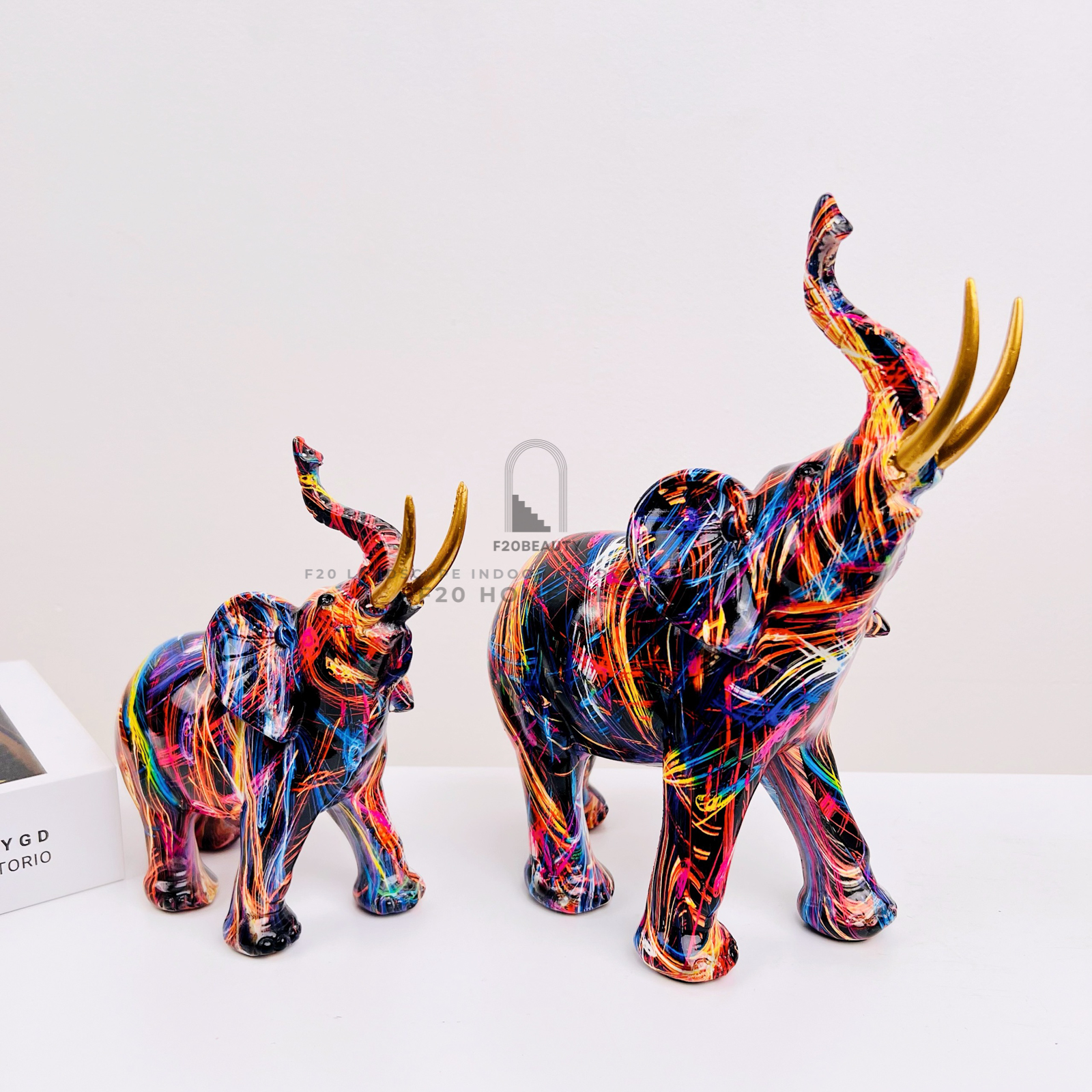 Tượng voi Jessica màu neon - Biểu tượng cho tài lộc và bình an