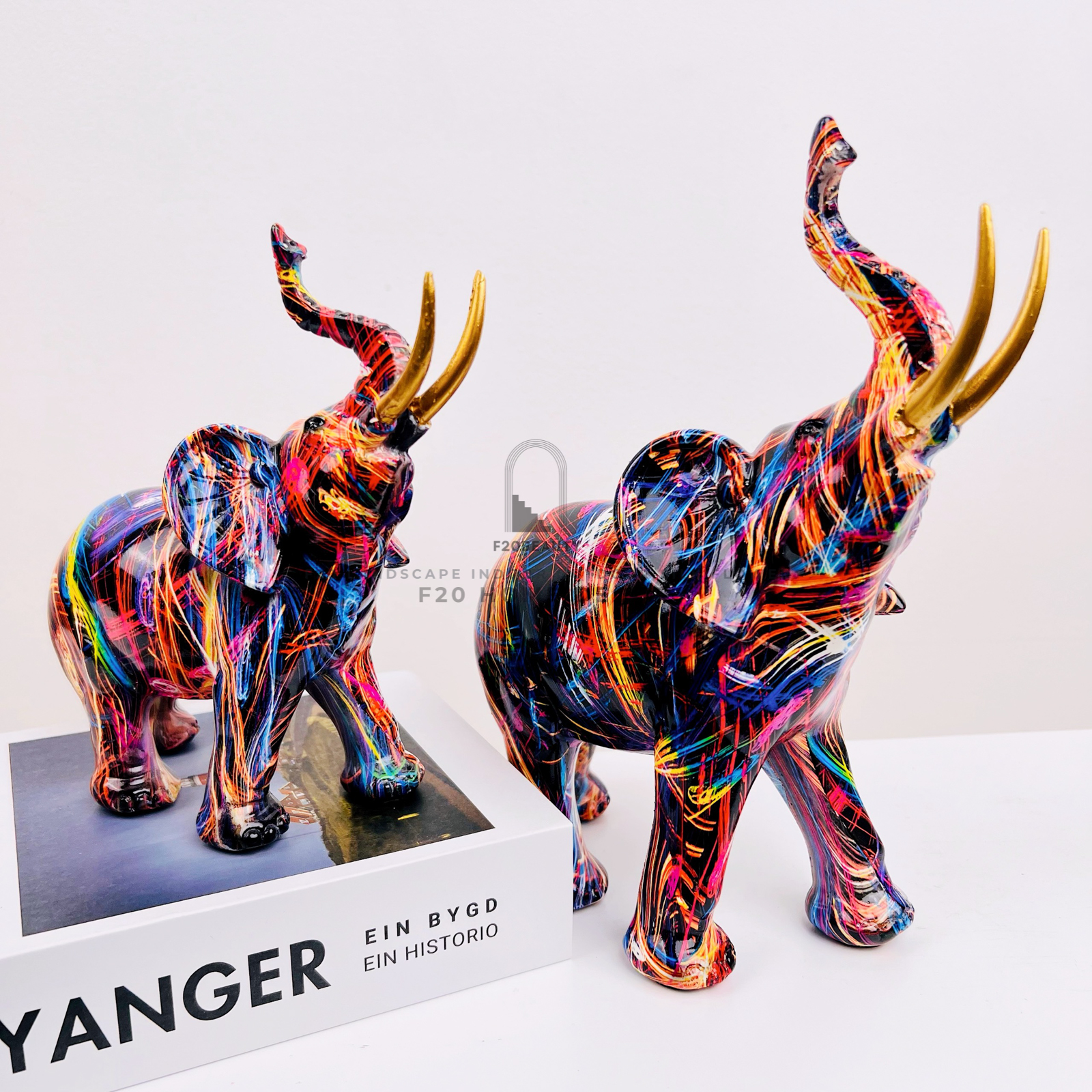 Tượng voi Jessica màu neon