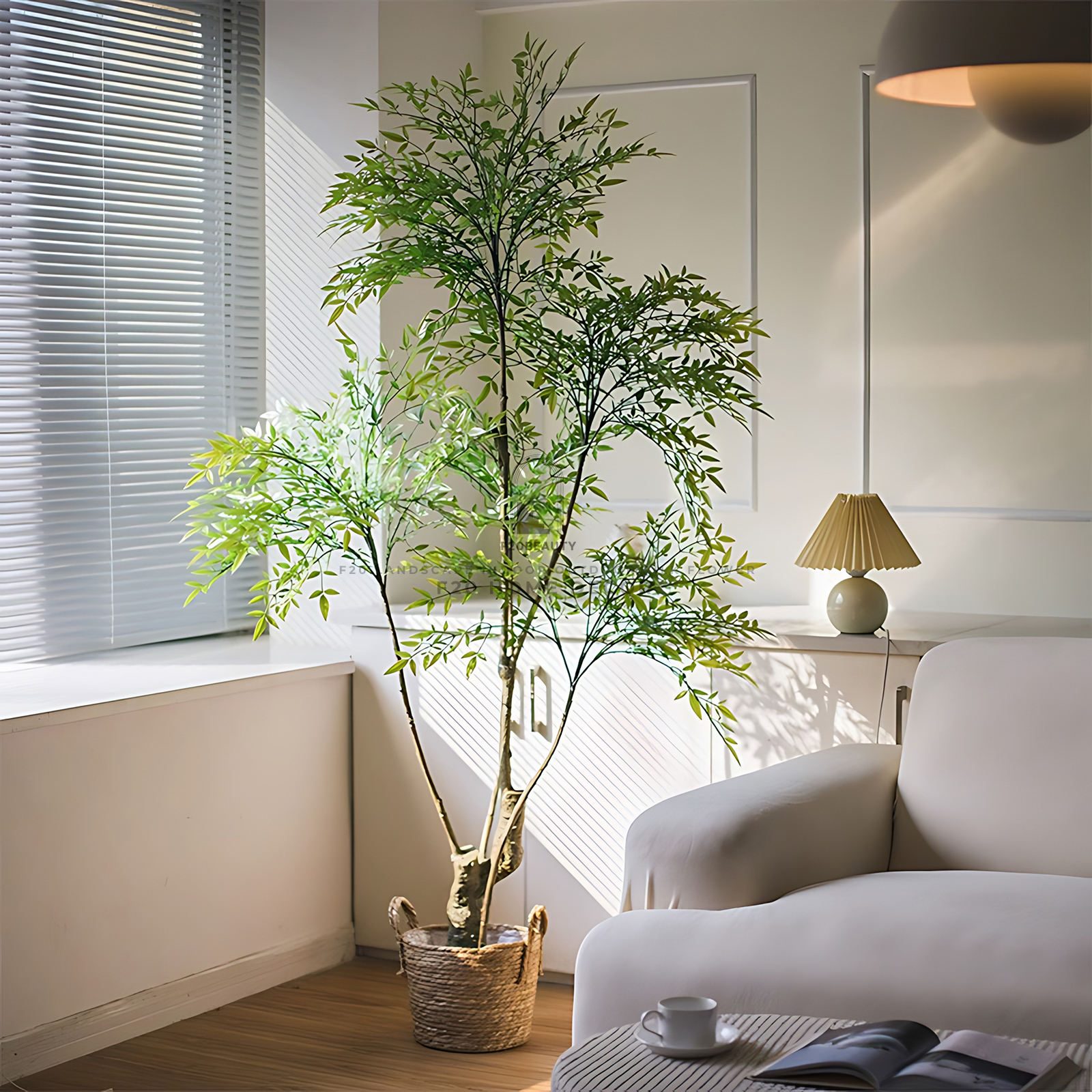Cây nam thiên trúc giả dáng Bonsai có chiều cao 180 cm tạo điểm nhấn nổi bật trong không gian nội thất