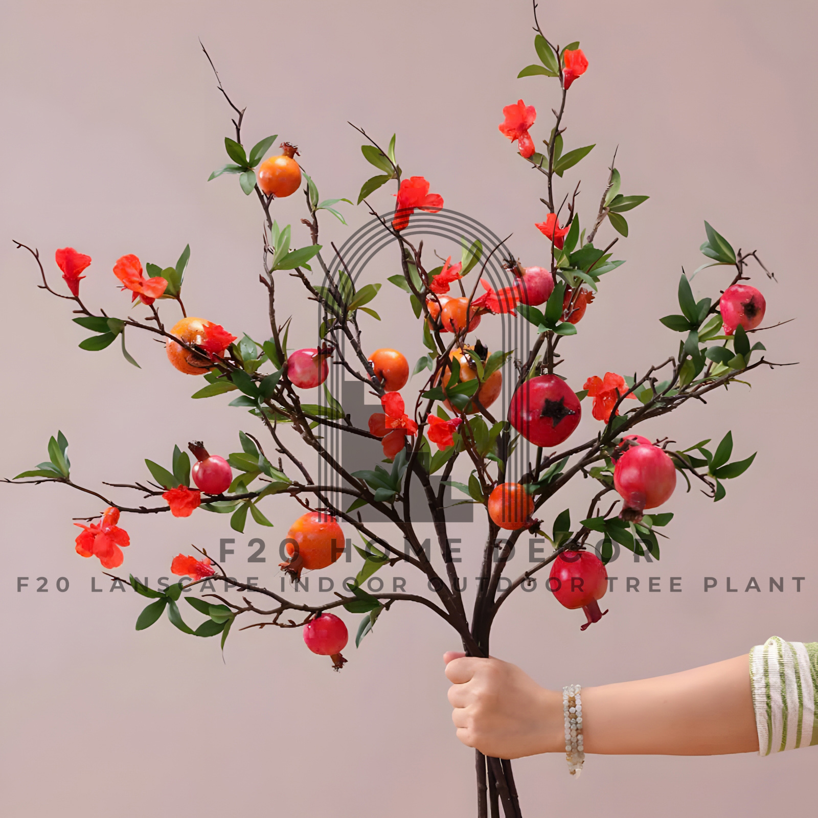 Chi tiết cành lựu sống động như thật