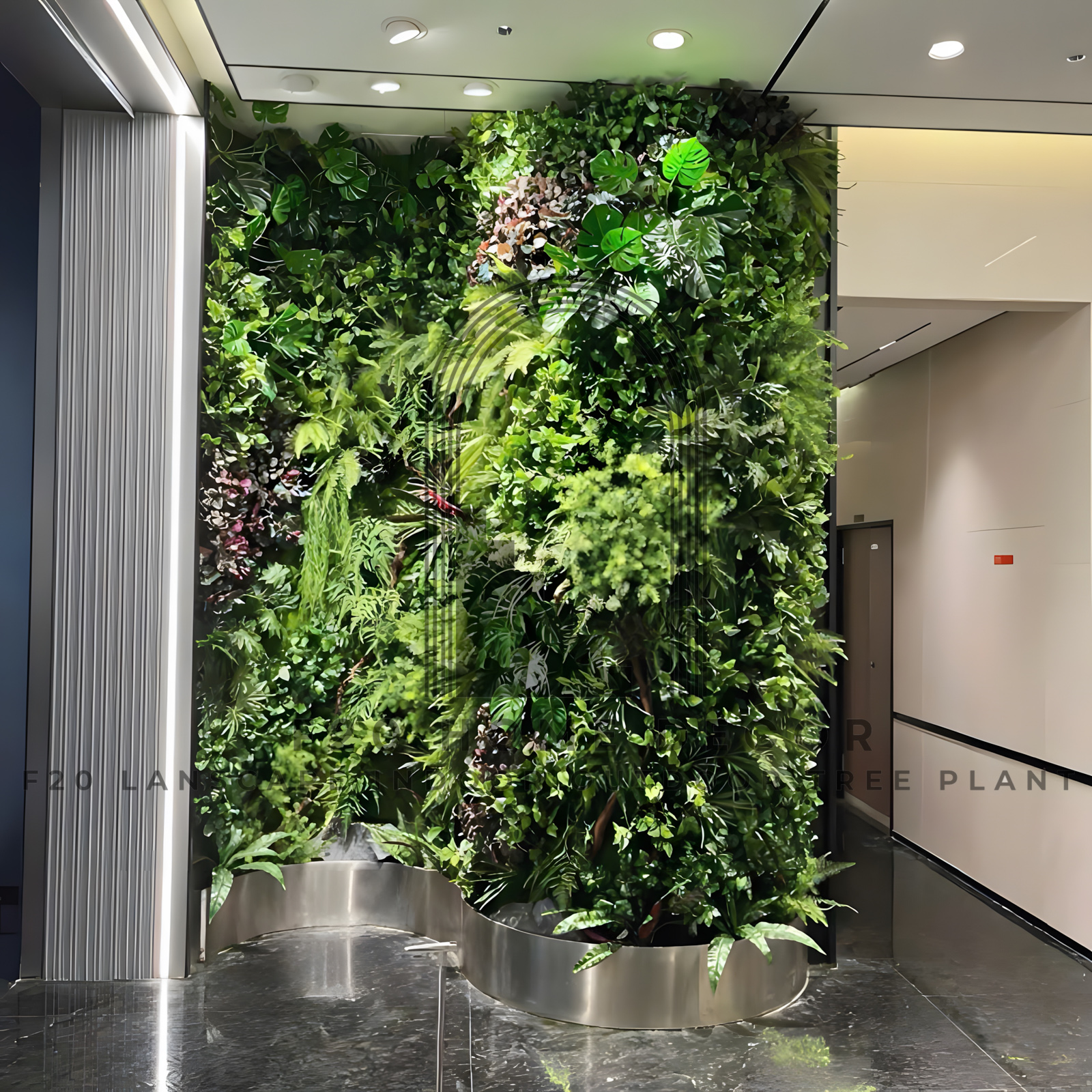 Tường cỏ giả điểm dương xỉ cành lá trang trí hành lang