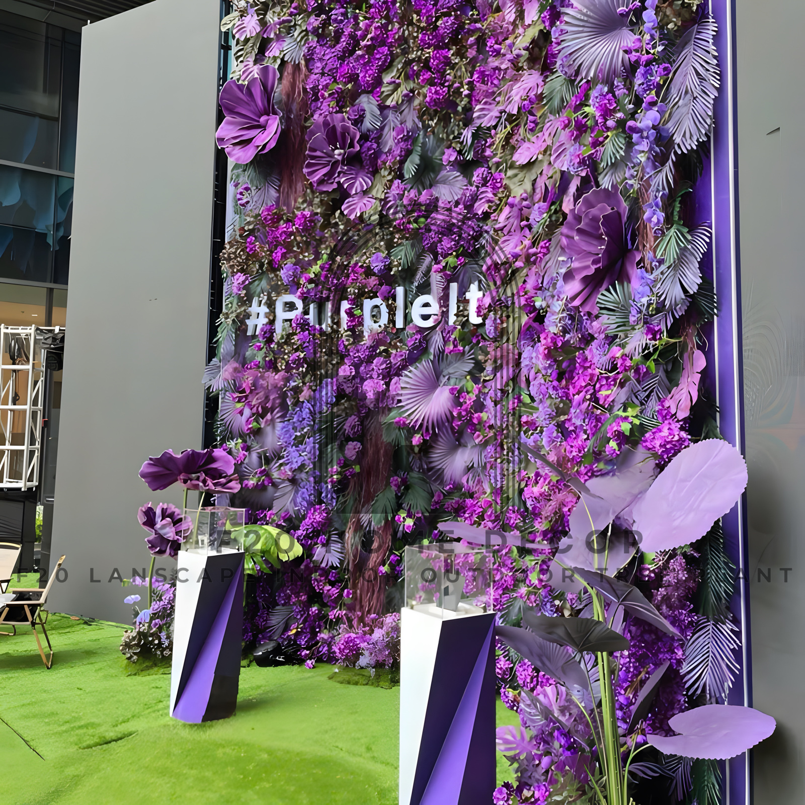 Cận cảnh Tiểu cảnh tường cây giả tone tím trang trí sự kiện