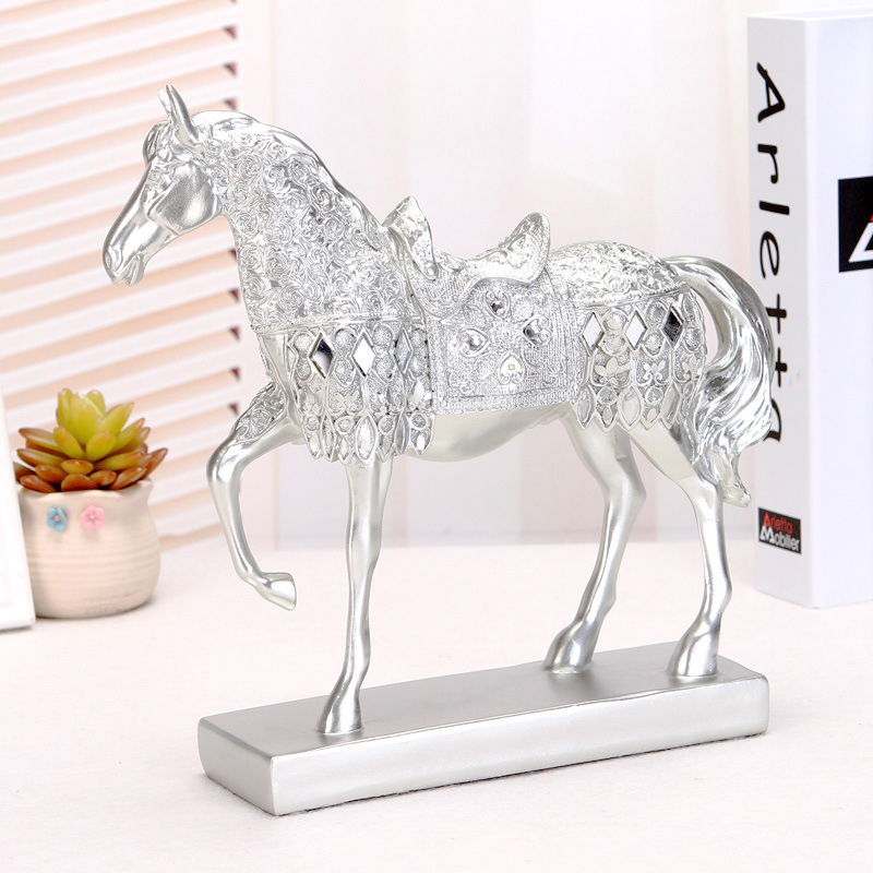 tuong-ngua-phi-nuoc-dai-mau-bac