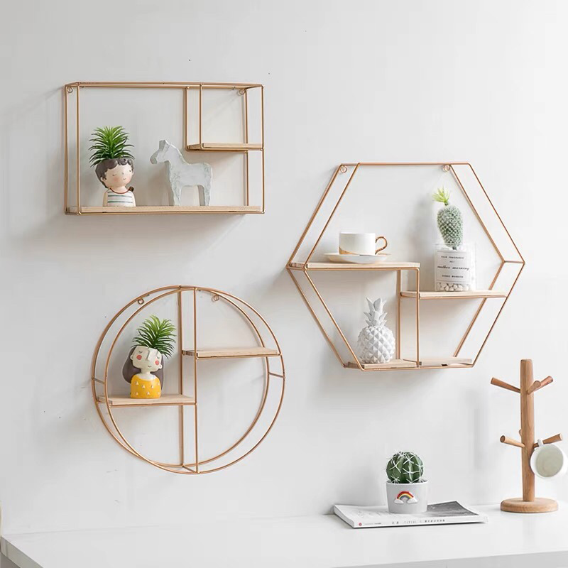 ke-treo-tuong-phong-cach-hien-dai