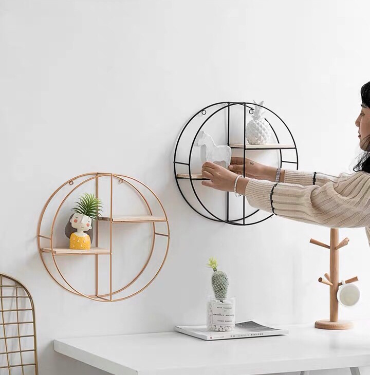 ke-treo-tuong-phong-cach-hien-dai-2