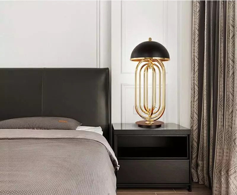 den-trang-tri-gold-geometric-phong-cach-chau-au-1