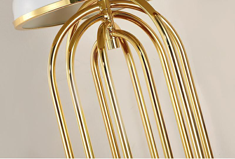 den-trang-tri-gold-geometric-phong-cach-chau-au-4