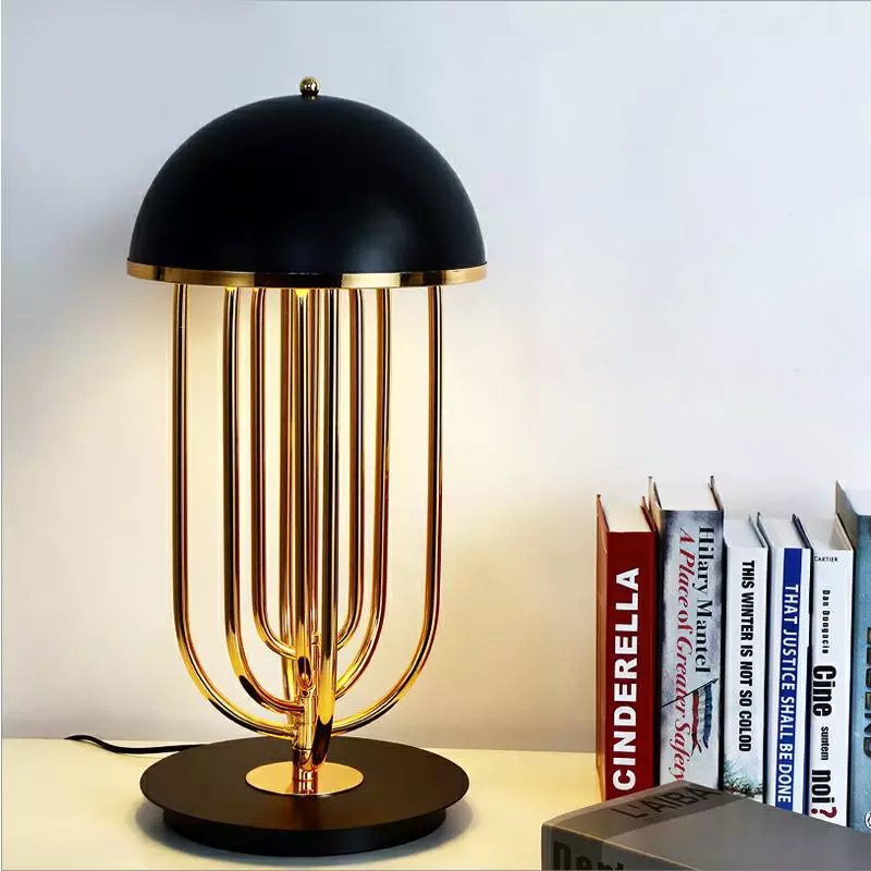 den-trang-tri-gold-geometric-phong-cach-chau-au-5