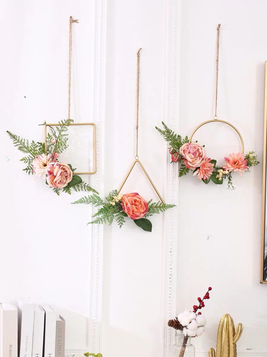 vong-hoa-treo-tuong-phong-cach-hien-dai-1