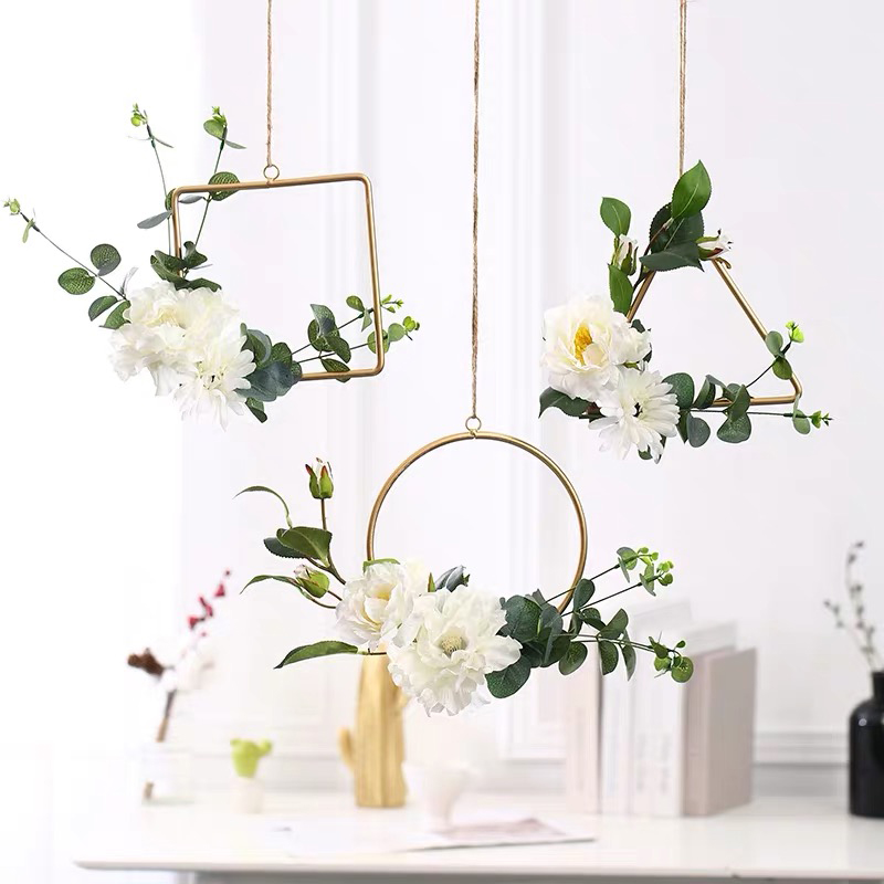 vong-hoa-treo-tuong-phong-cach-hien-dai-3