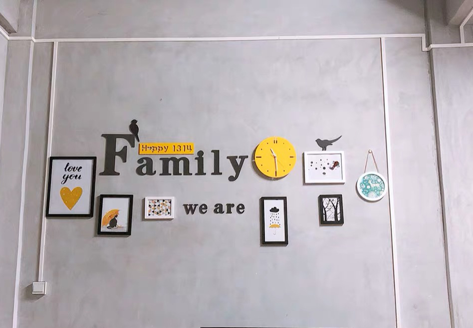 khung-hinh-family-kem-dong-ho-8