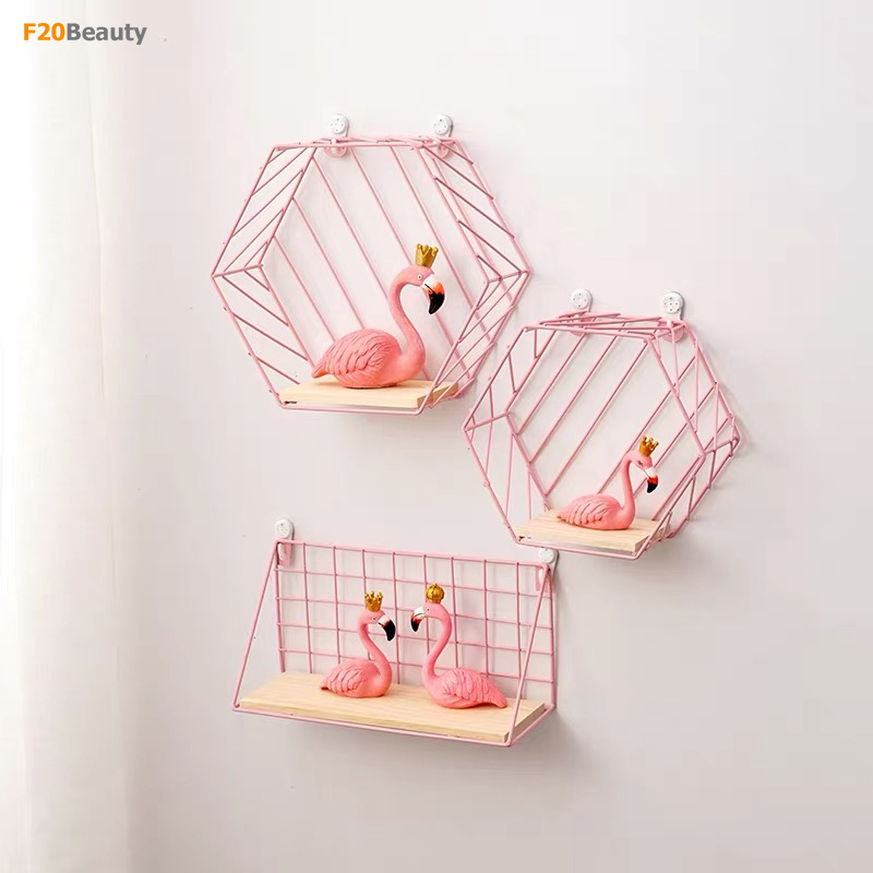 ke-treo-tuong-phong-cach-lang-man