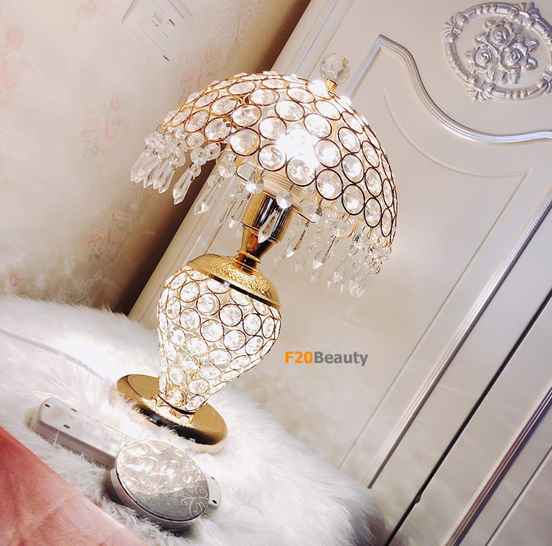 den-trang-tri-pha-le-cao-cap