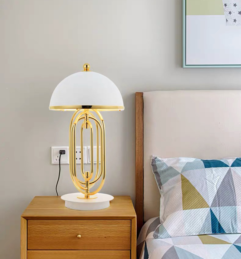 Đèn ngủ đẹp để bàn gold Geometric