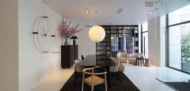 Đồng hồ treo tường Nomon trang trí phòng khách