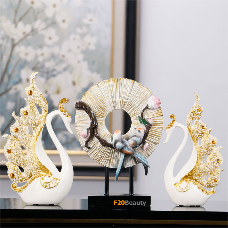 Tượng thiên nga Royal Swan White trang trí