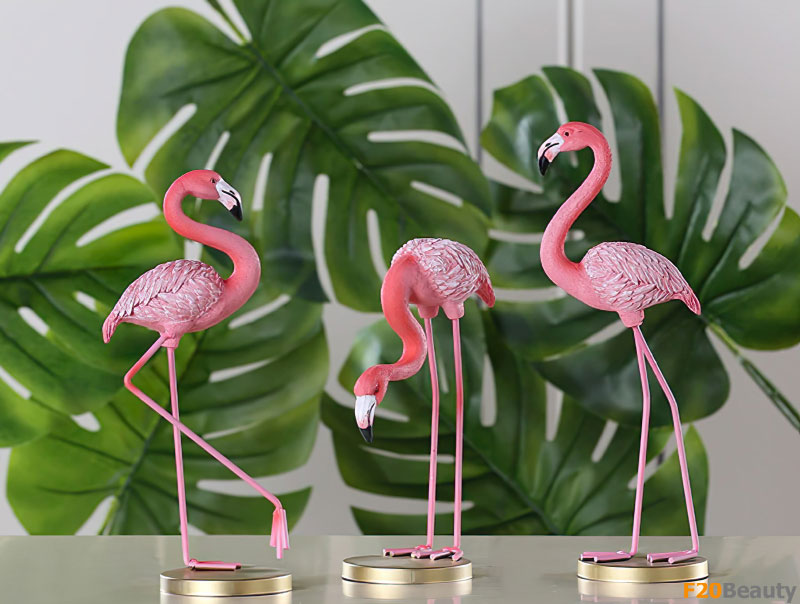 Mẫu tượng hồng hạc đứng thể hiện sự cao quý và may mắn