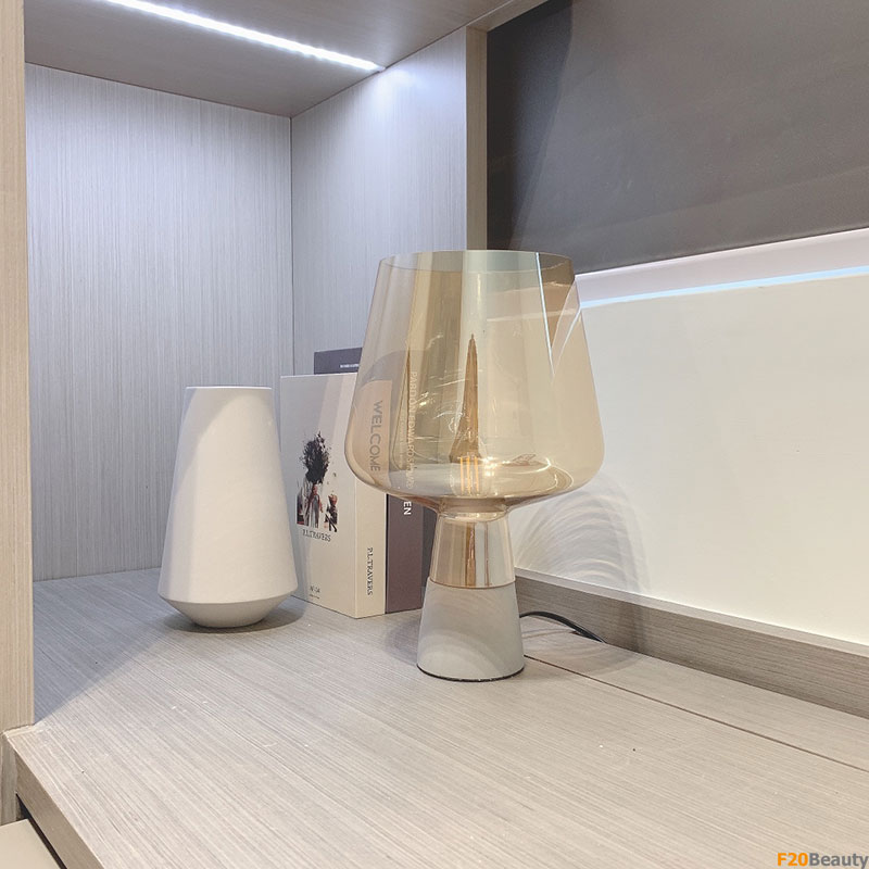 Đèn bàn Candlesticks Royal