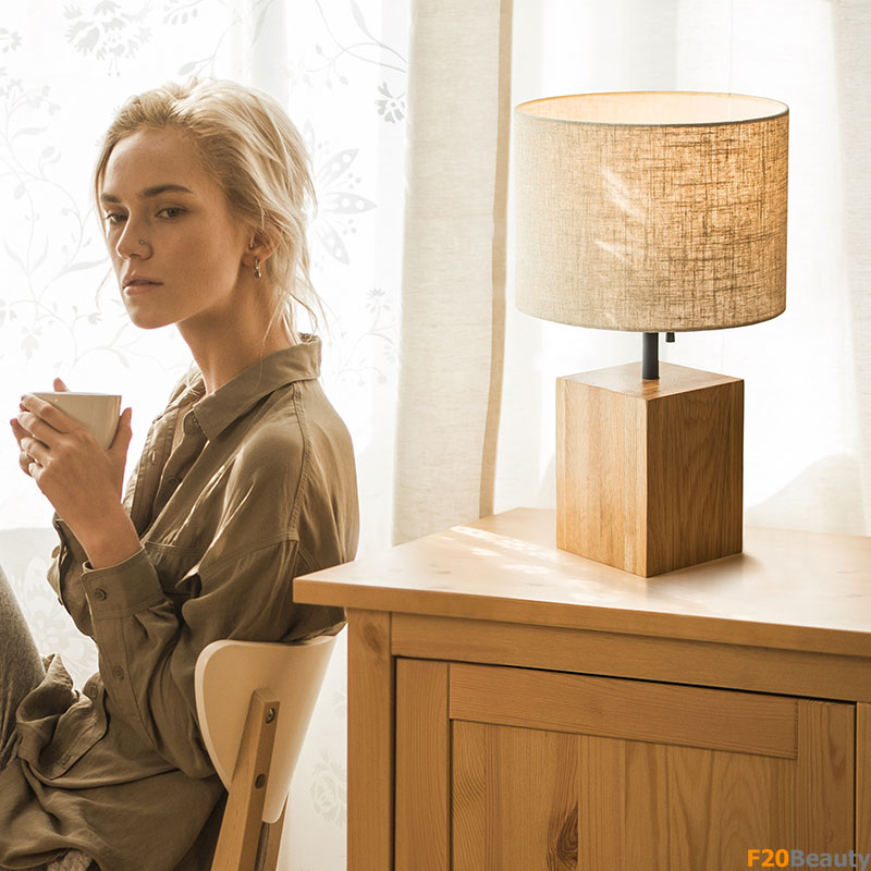 Đèn bàn thân gỗ cao cấp